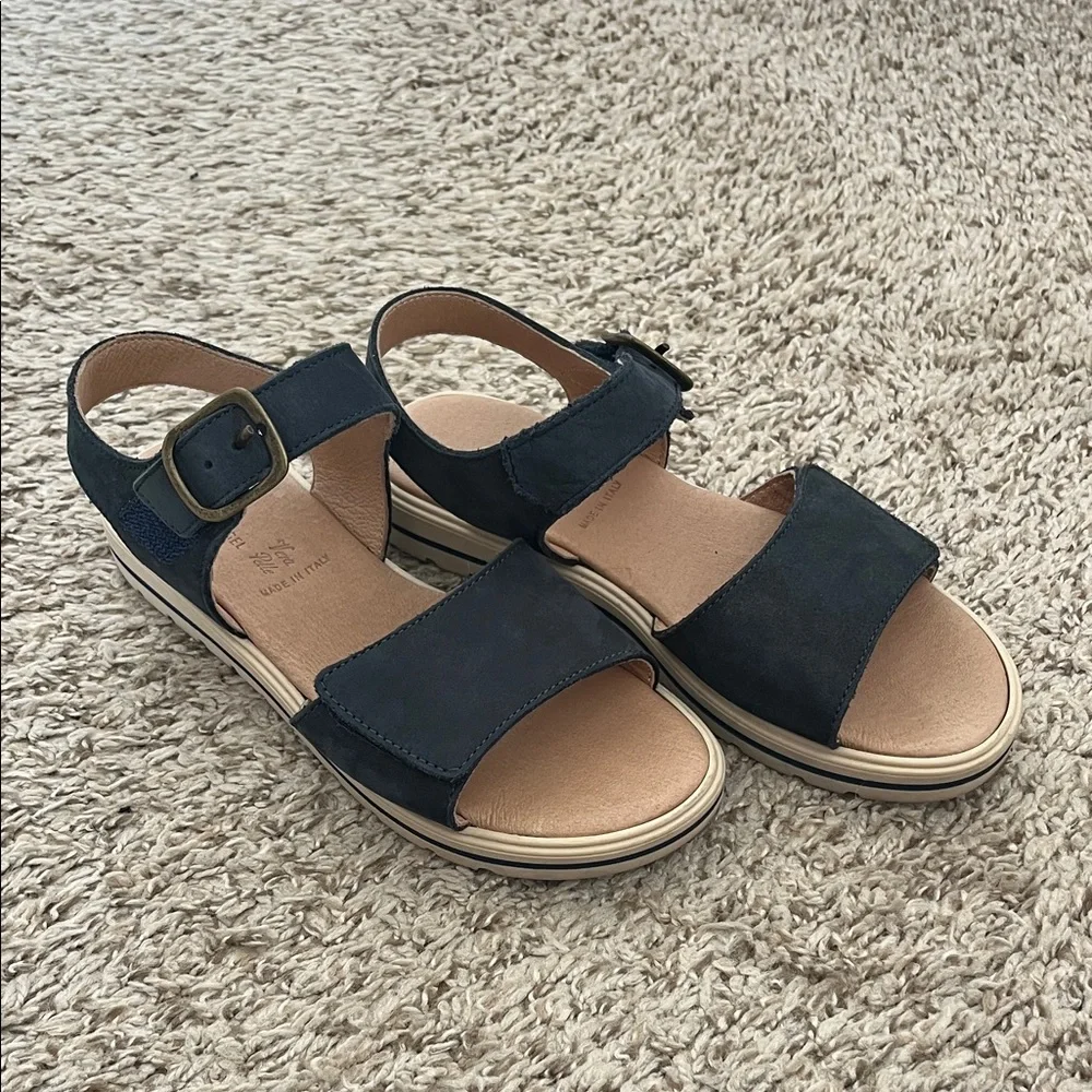 Shuhengel Girls Dark Blue Sandals, EU size 36.